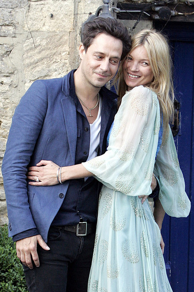 kate moss wedding shorts. So it#39;s official: Kate Moss