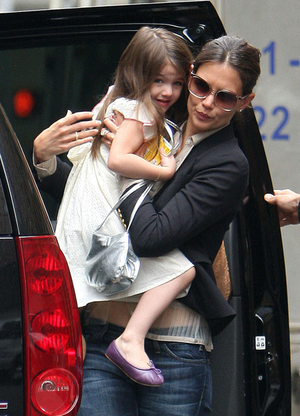 Suri Cruise designs her clothes and gives Katie fashion advice - my ...